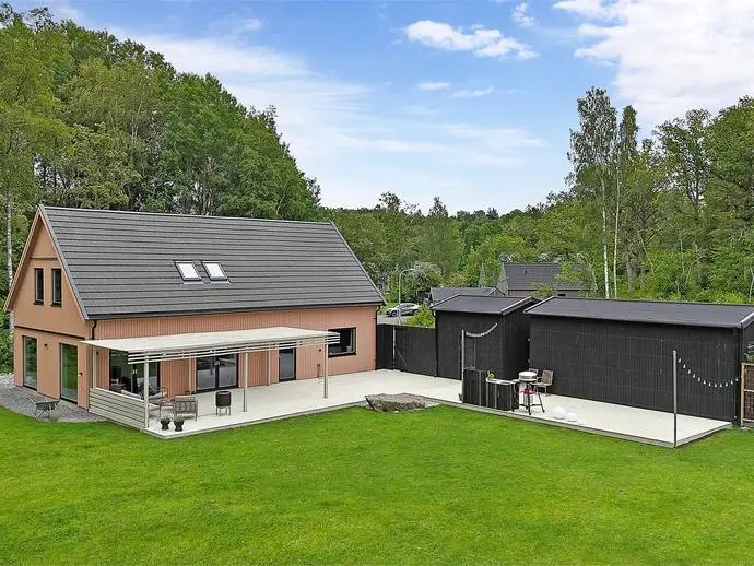 Villa, Karlskronaviksvägen 90. Bild 1 av 20