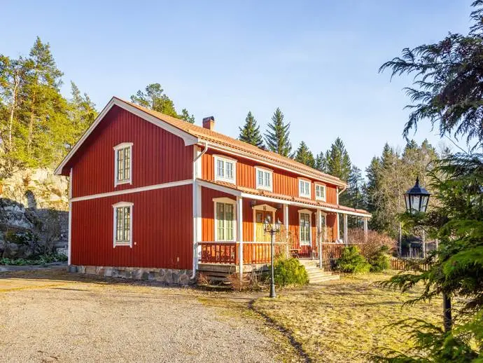Bild 1 av 20 på RÄNNILSVÄGEN 16
