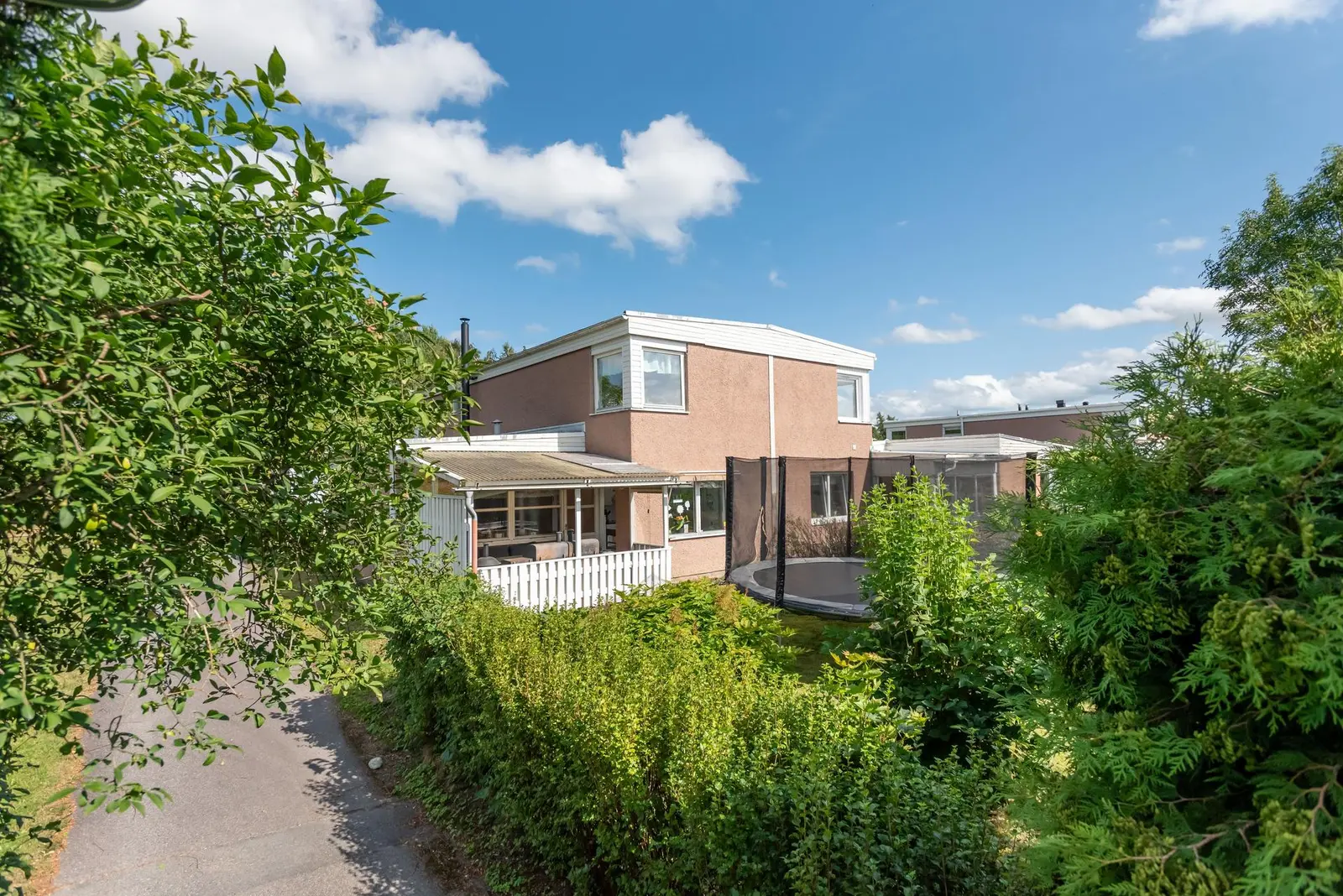 Villa, Hägergatan 29, Kumla. Bild 1 av 36