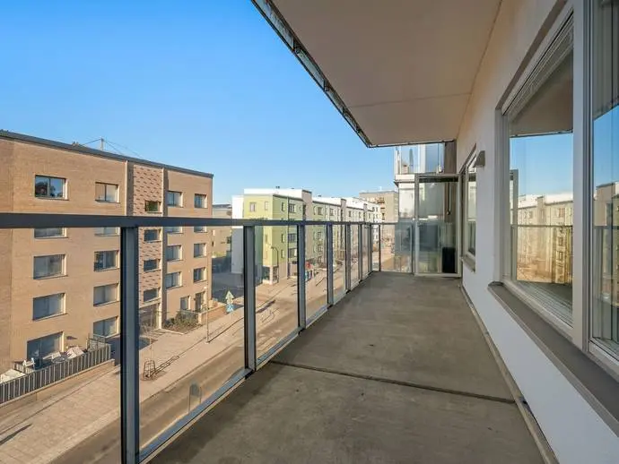 Lägenhet, Oxenstiernas allé 14. Bild 1 av 19