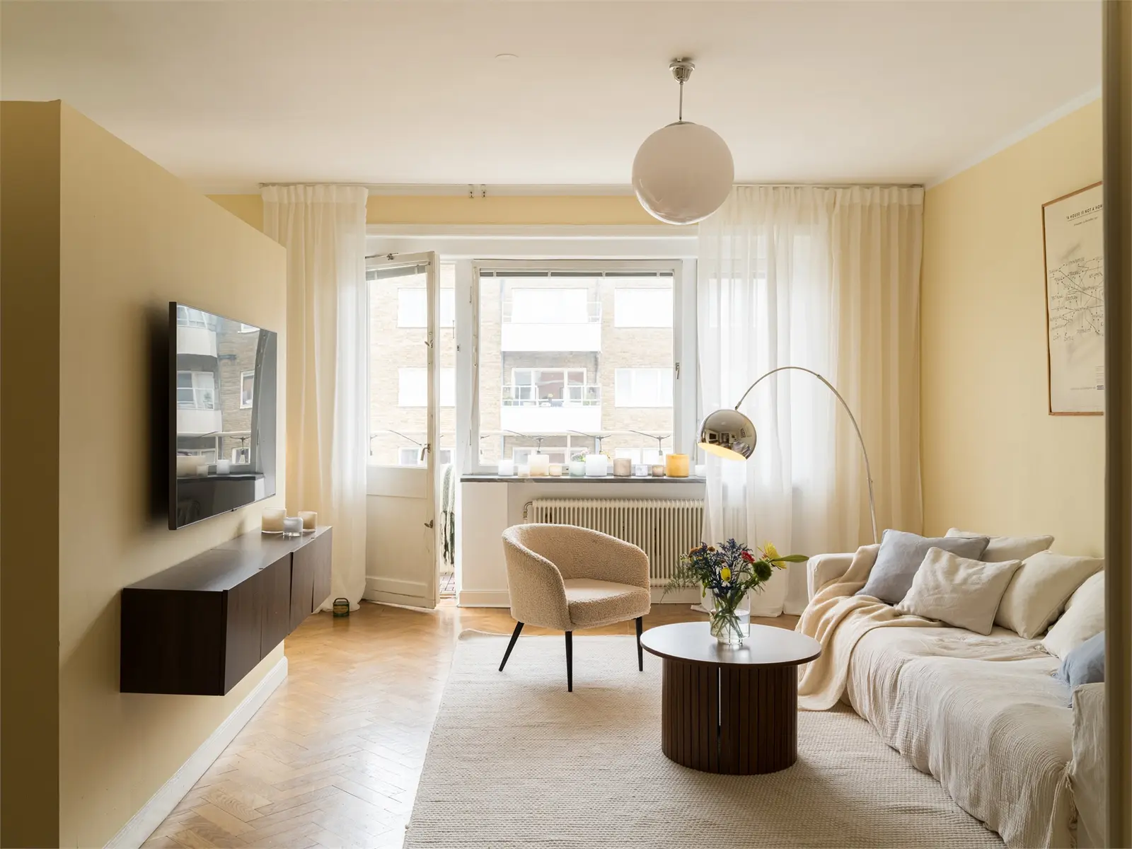 Lägenhet, Roslins väg 4. Bild 1 av 30