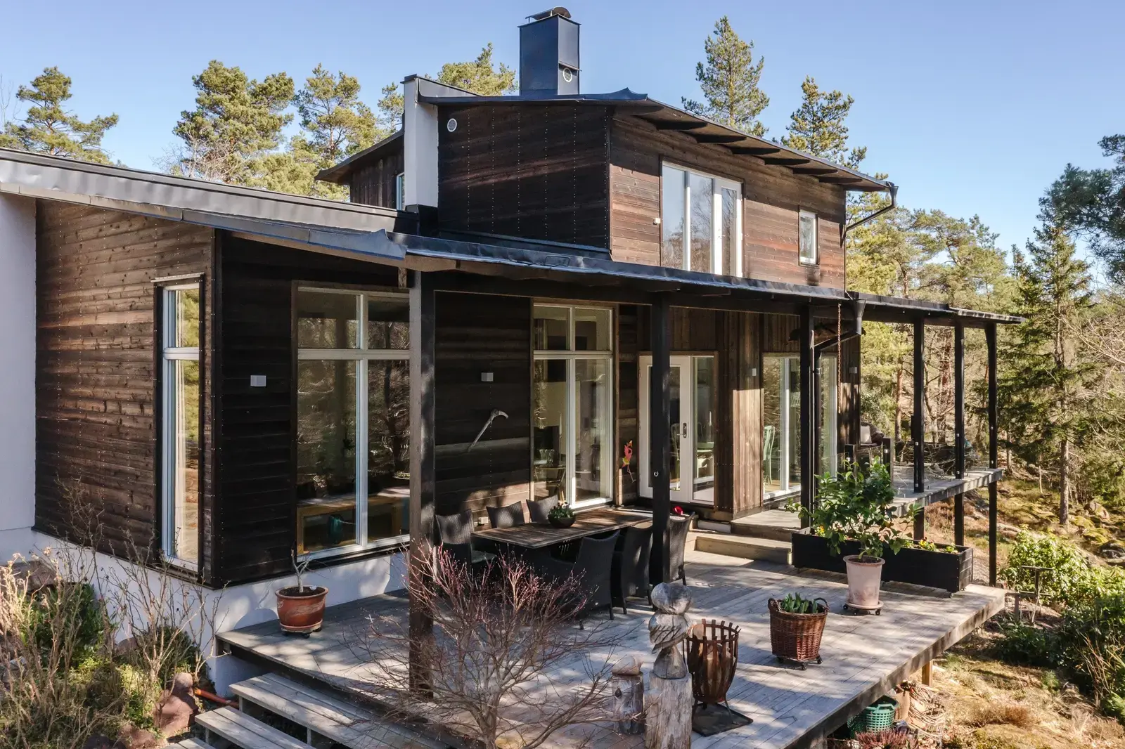 Villa, Gunnebovägen 56. Bild 1 av 20