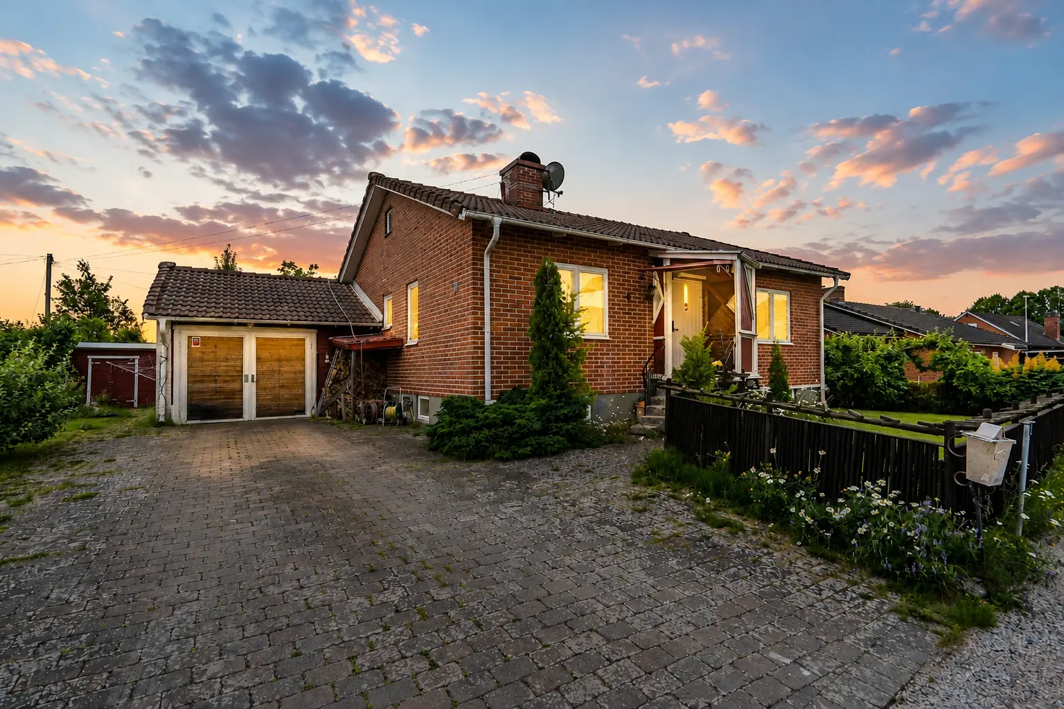 House, Vårbroddsgatan 4, Örebro. Photo 1 of 33