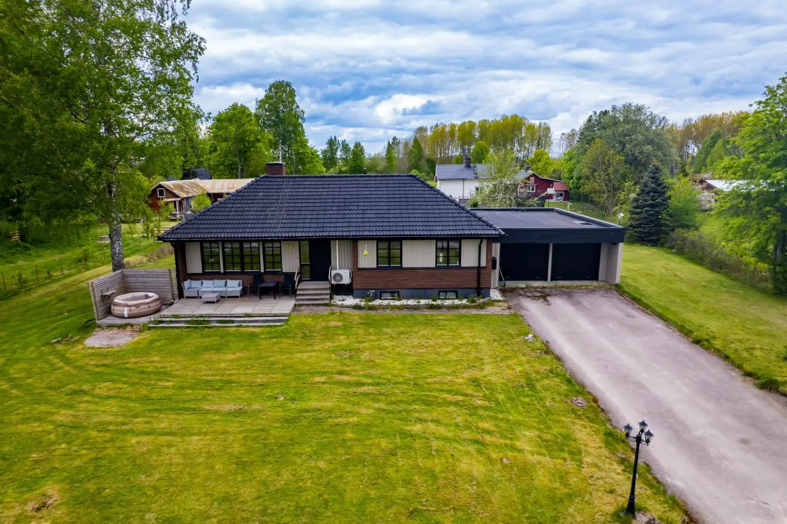Villa, Sannahedsvägen 58, Hallsberg. Bild 1 av 28