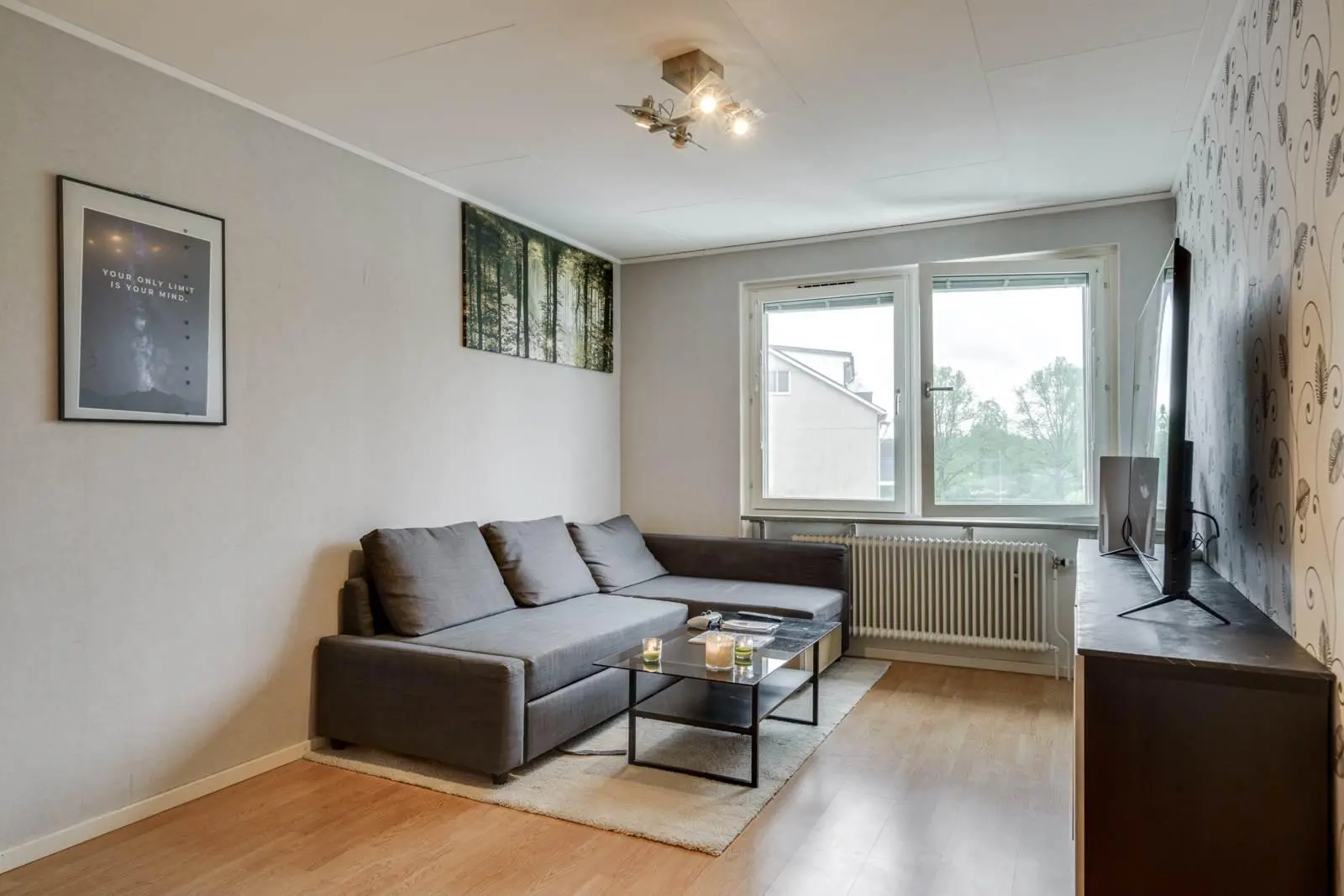 Lägenhet, Östra Storgatan 24B, Hallsberg. Bild 1 av 16
