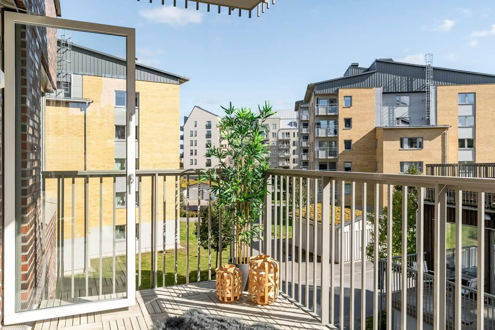 Lägenhet, Lillbackavägen 7, Örebro. Bild 1 av 25