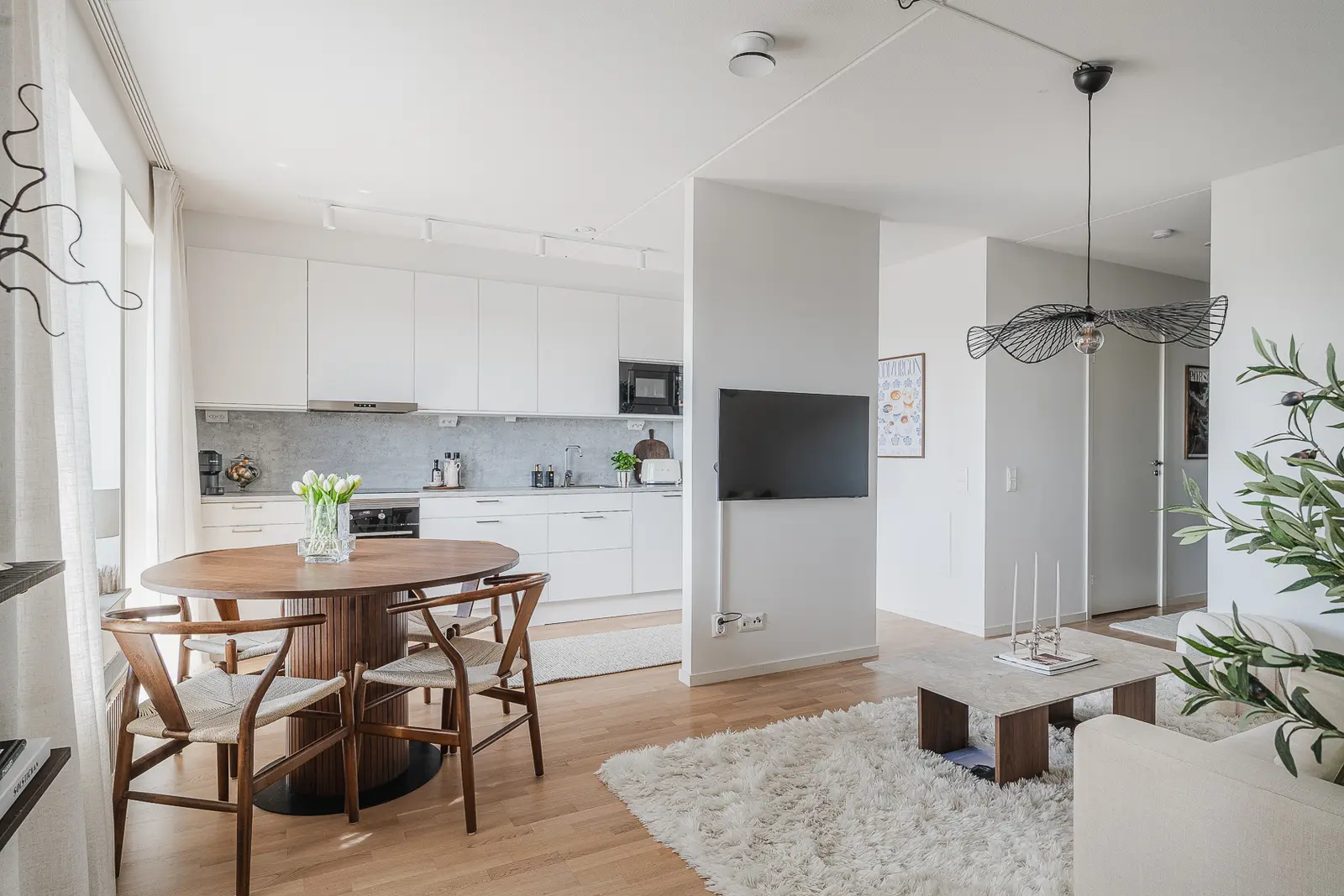 Lägenhet, Herrgårdsgatan 93, 2tr, Håbo. Bild 1 av 27