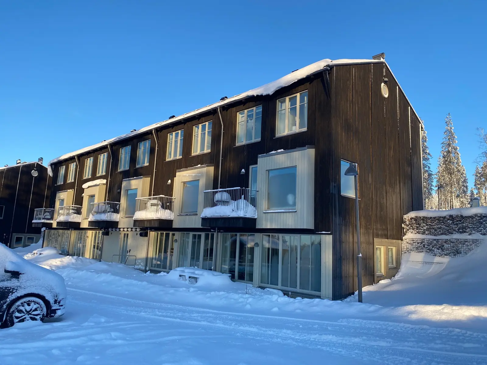 Bild 1 av 3 på Saturnusvägen 3