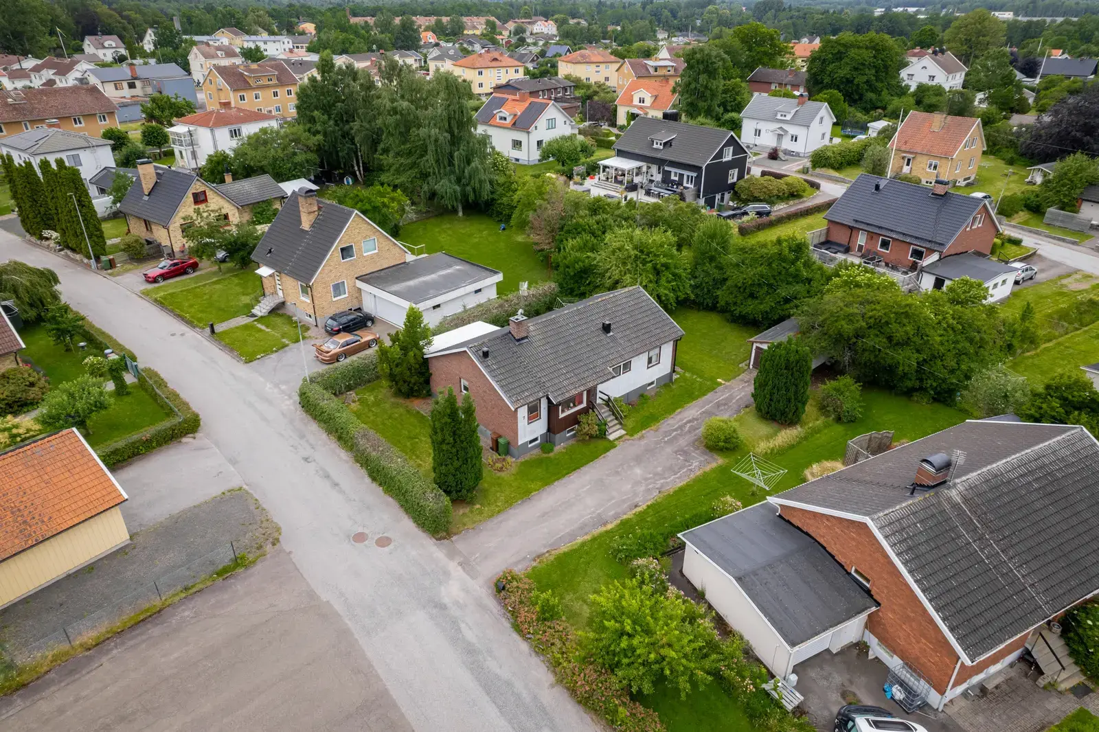 Image 1 of 16 of Hasselgatan 7