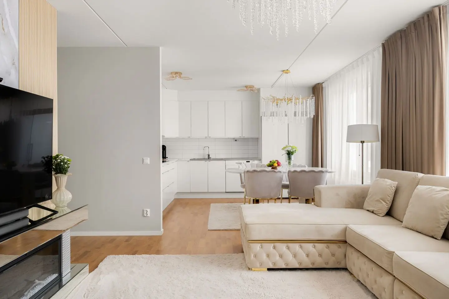 Lägenhet, Kalvshällavägen 42, Järfälla. Bild 1 av 37