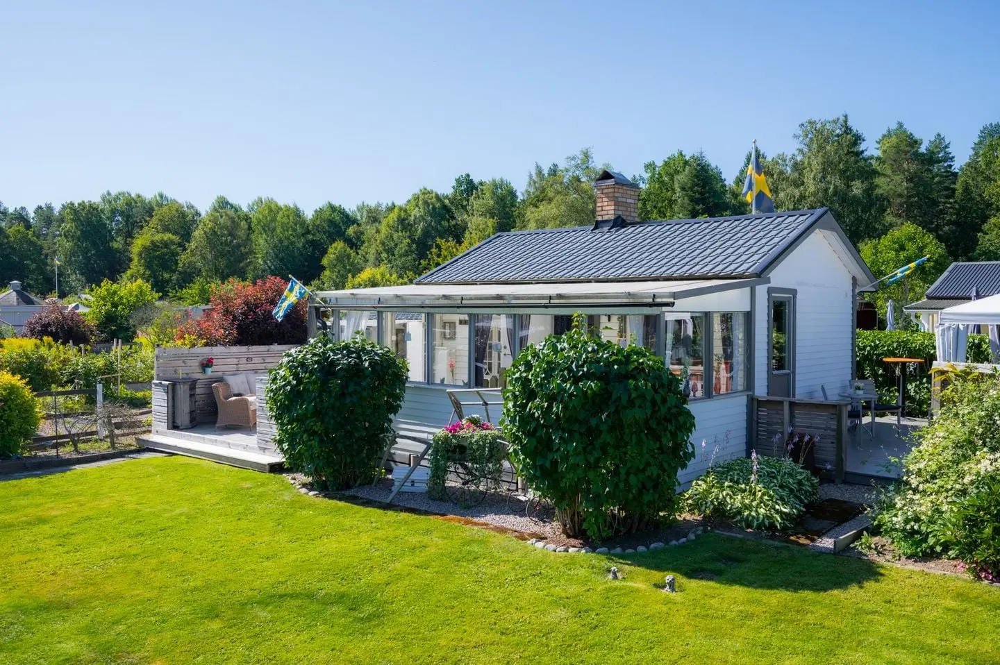 Bild 1 av 33 på Blomstervägen 1