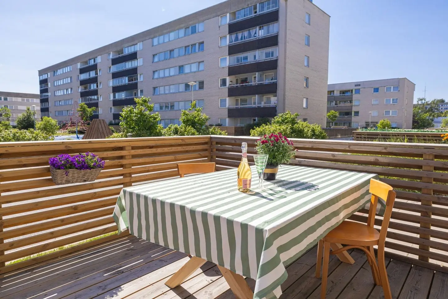 Lägenhet, Lötsjövägen 21, Sundbyberg. Bild 1 av 20