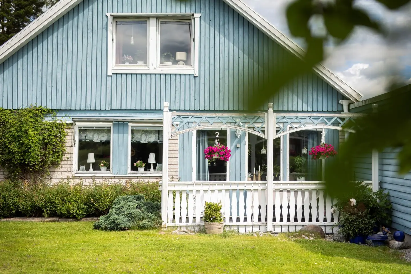 Villa, Odonvägen 10, Lindesberg. Bild 1 av 45