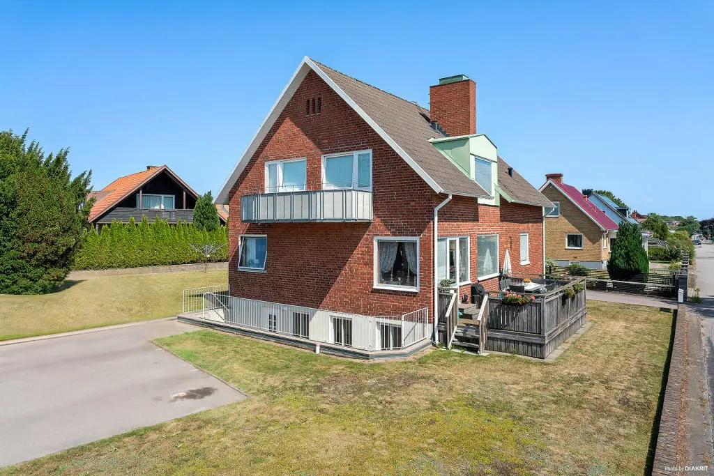 Villa, Bräckevägen 25, Halland. Bild 1 av 19