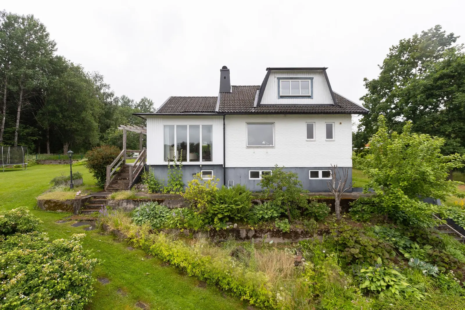 Villa, Brunnsgatan 24, Skillingaryd. Bild 1 av 40