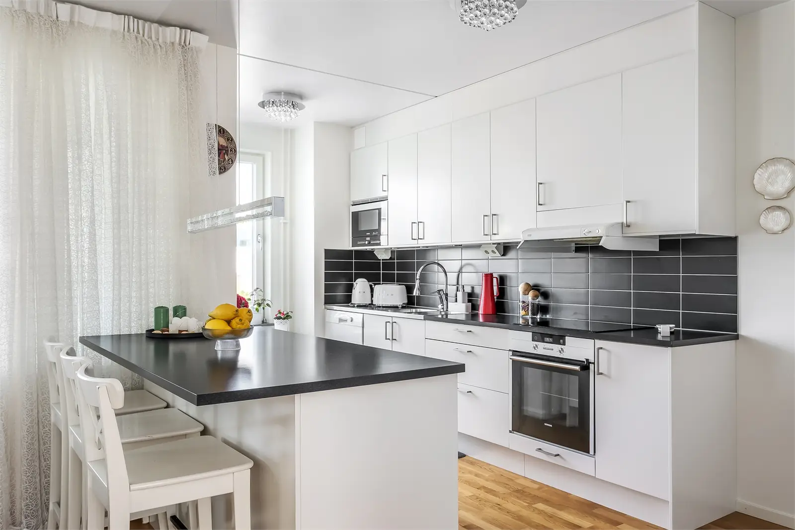 Lägenhet, Fänriksvägen 39A. Bild 1 av 22