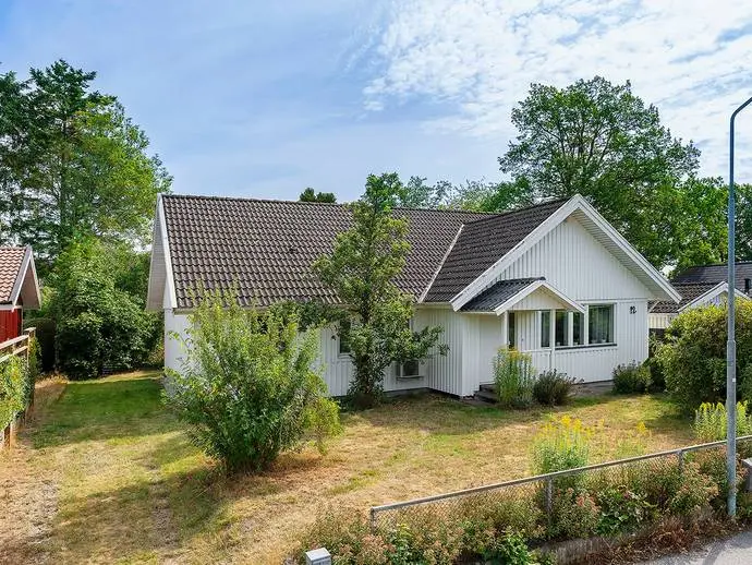 House, Laduvägen 12. Photo 1 of 19