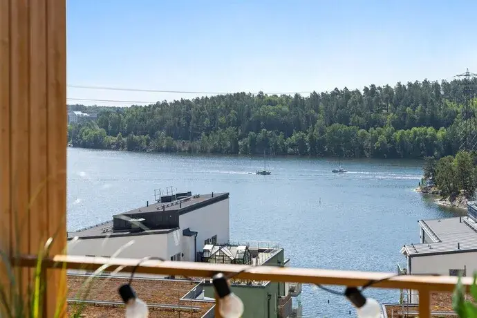 Par-/radhus, Tollareslingan 9A, Tollare. Bild 1 av 40