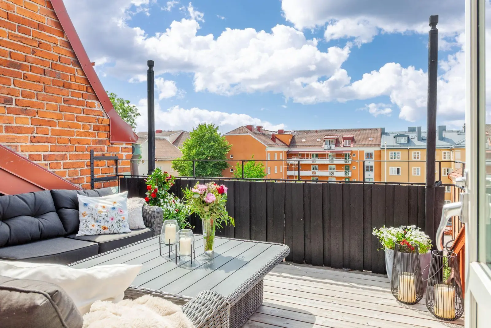 Gård, Västra trädgårdsgatan 46, Nyköping, Centralt Väster. Bild 1 av 20