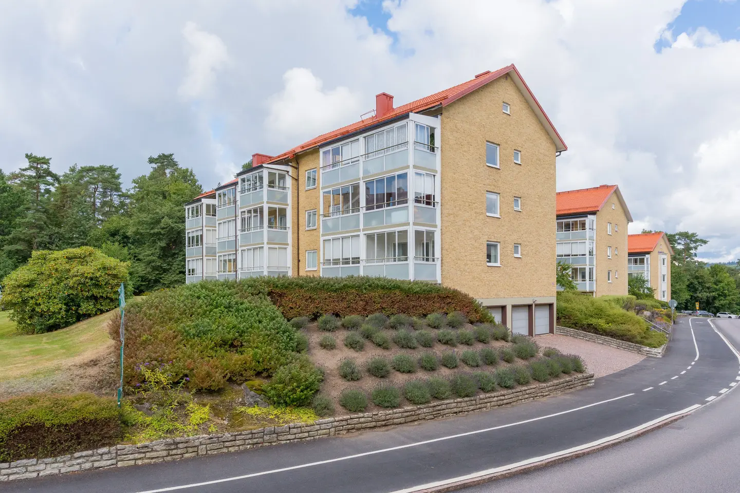 Lägenhet, Fjällgatan 52B. Bild 1 av 19