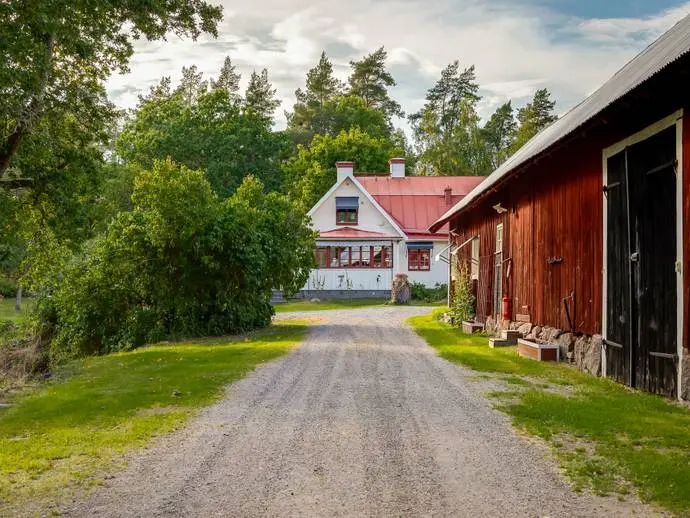 Image 1 of 20 of Hagby gård 1