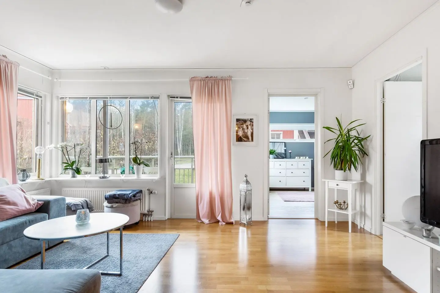 Lägenhet, Norrbodavägen 17, Upplands-Bro. Bild 1 av 22