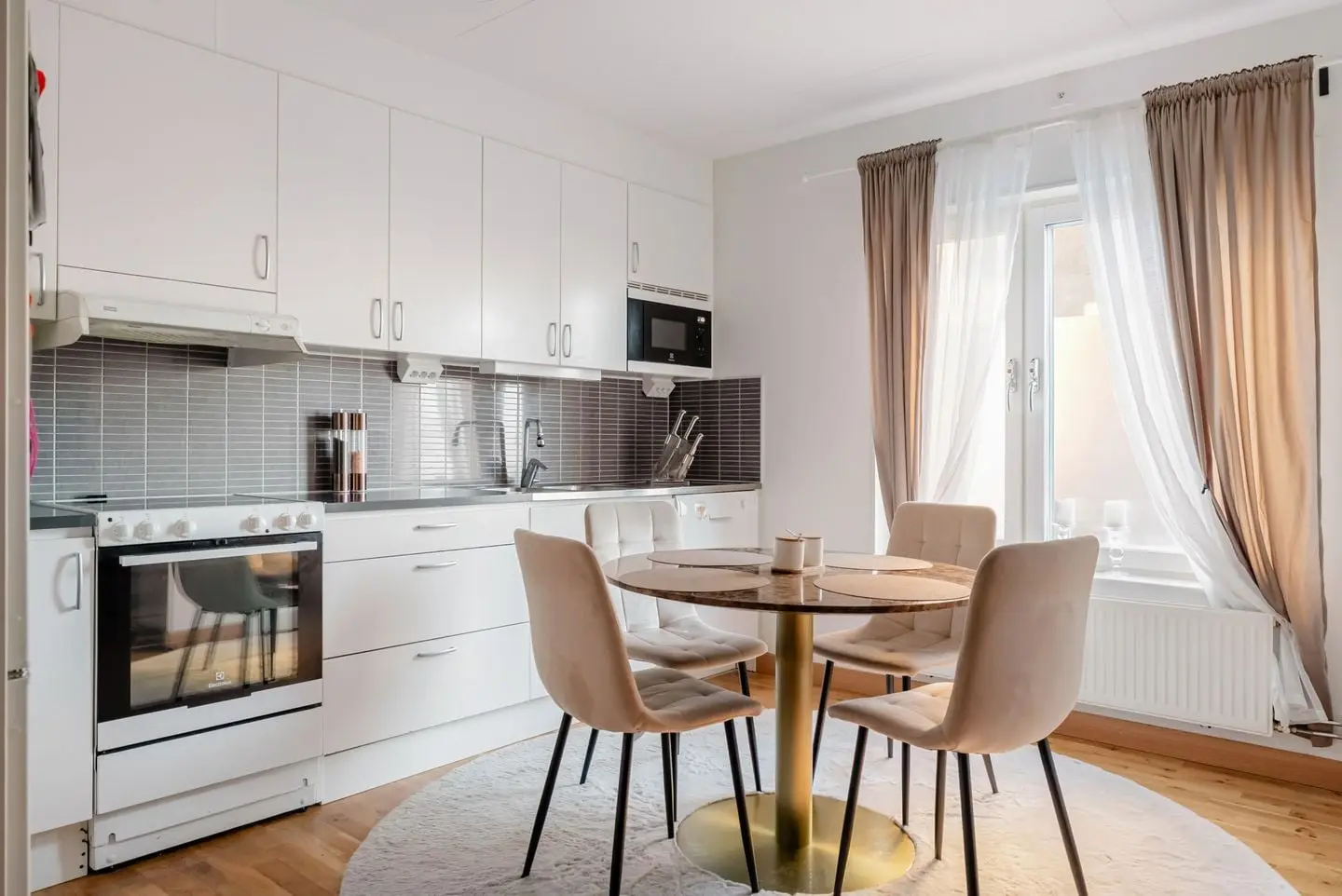 Apartment, Torvsätravägen 5, Stockholm. Photo 1 of 19