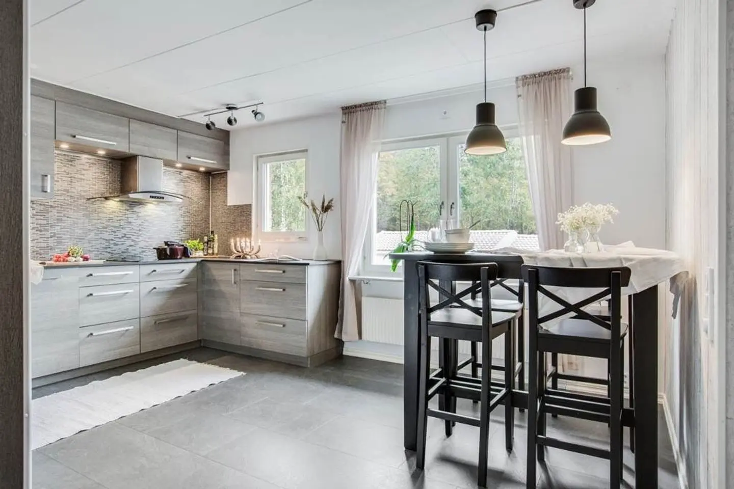 Lägenhet, Östra porten 25, Kungälv. Bild 1 av 24