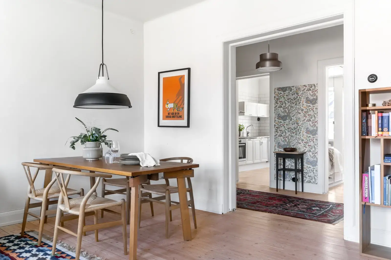 Image 1 of 20 of Kapellgatan 14B