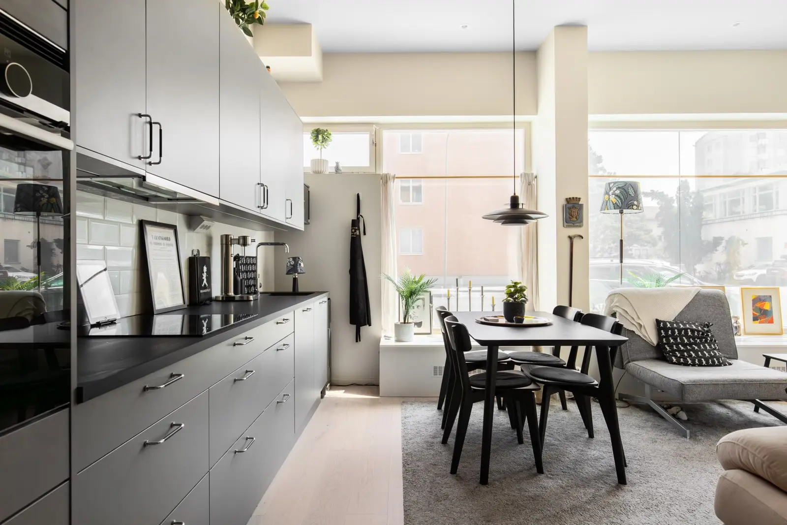 Apartment, Sparbanksvägen 14, Stockholm. Photo 1 of 29