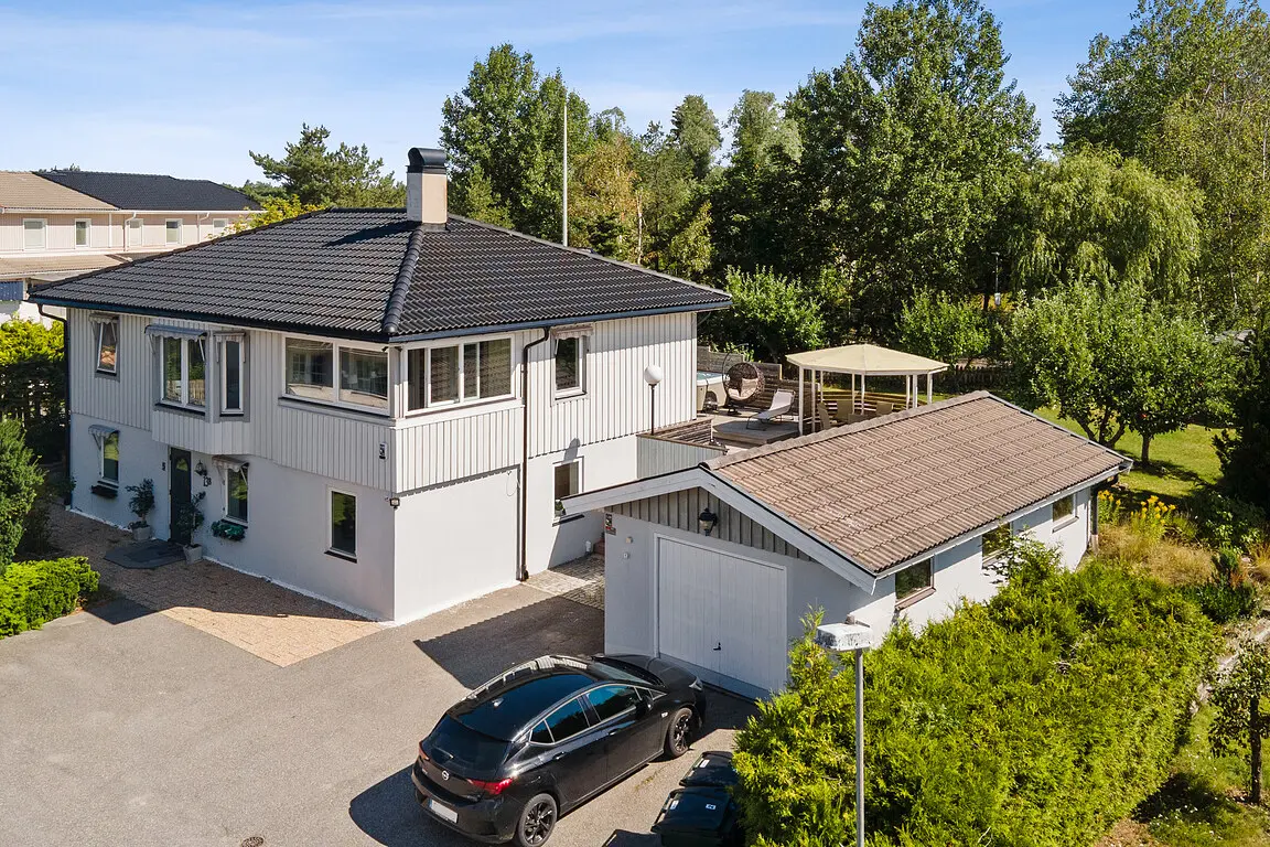 Image 1 of 25 of Lindsborgsvägen 13B