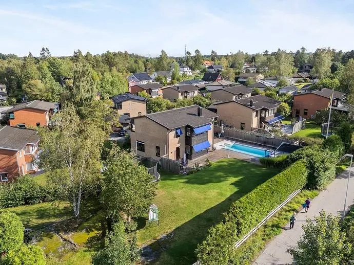 Bild 1 av 20 på Tennvägen 9