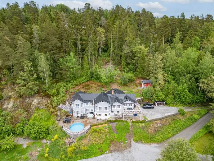 Bild 1 av 20 på Gottsundavägen 38