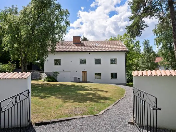 Image 1 of 20 of Terrassvägen 4