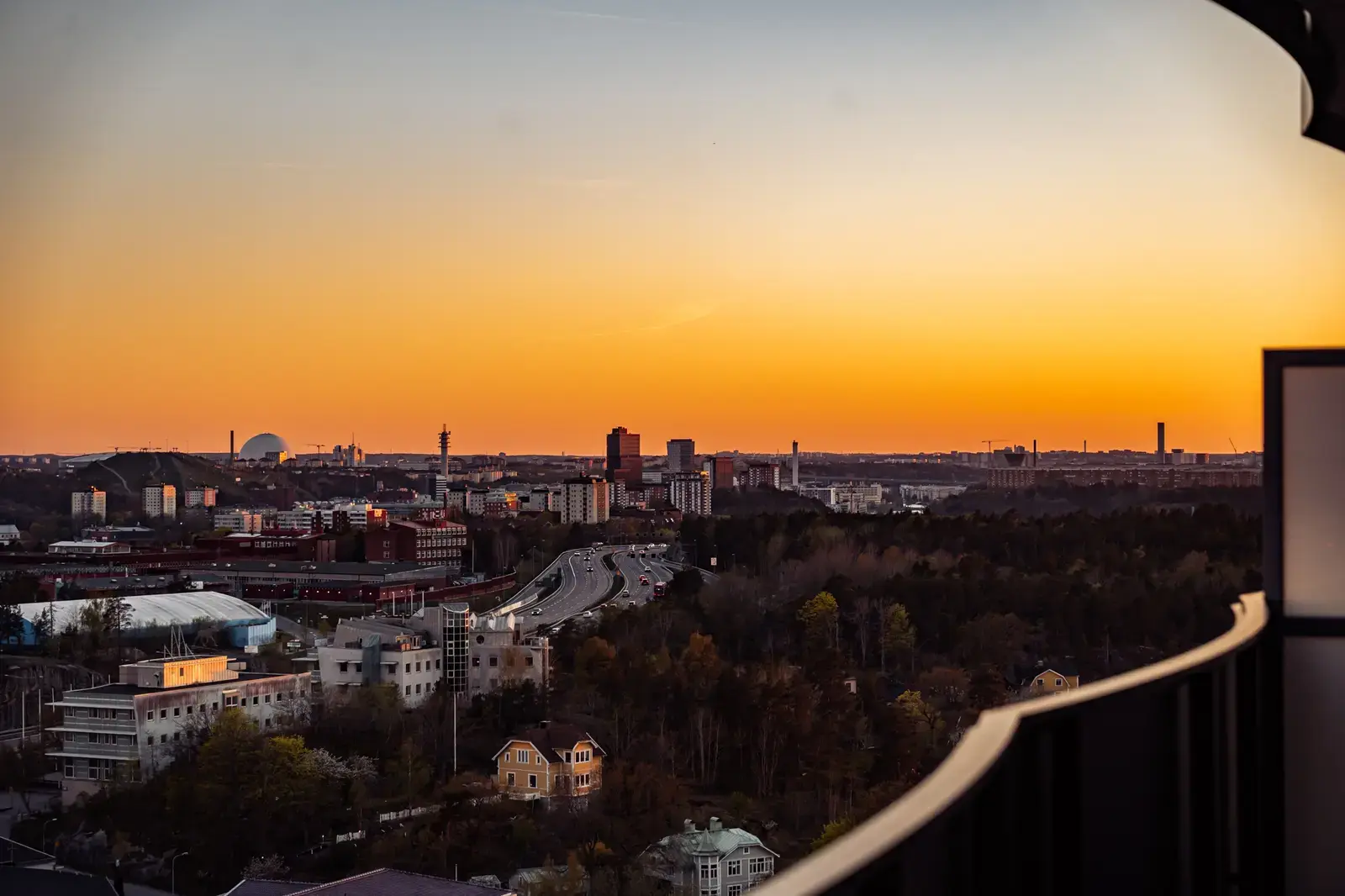Lägenhet, Tändkulevägen 33. Bild 1 av 20