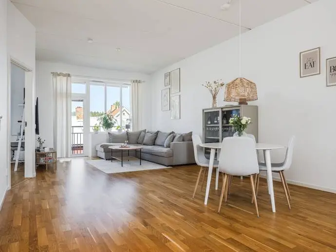 Lägenhet, Skolvägen 12 Y. Bild 1 av 20