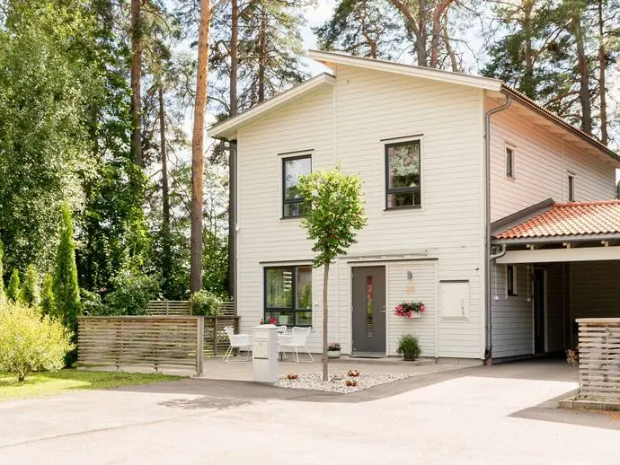 Apartment, Fröken Bergstens väg 28. Photo 1 of 20