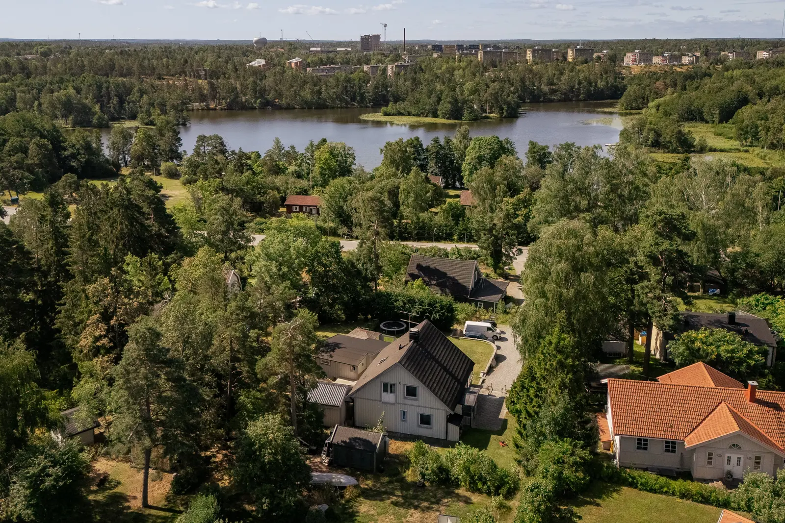 Villa, Hasseluddsvägen 128B, Nacka. Bild 1 av 40
