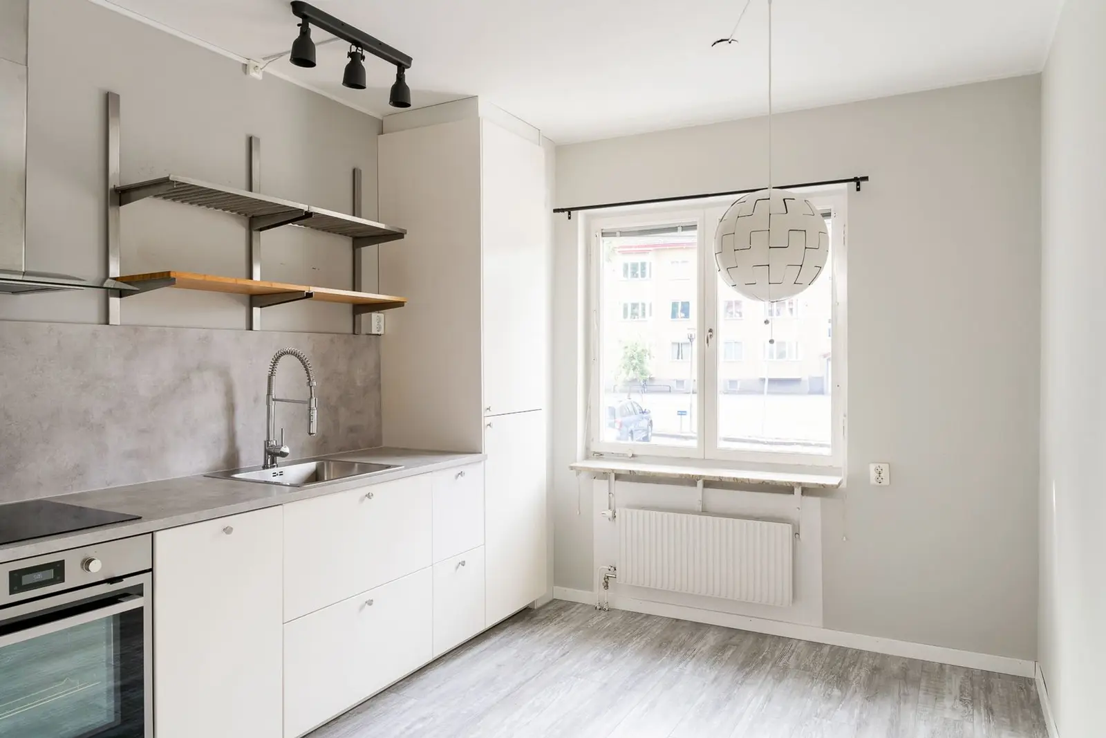 Lägenhet, Blomstergatan 21, Västerås. Bild 1 av 18