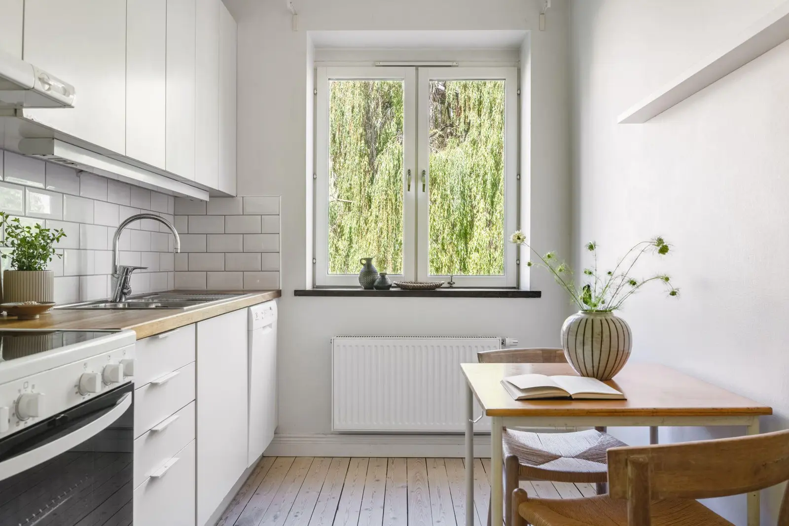 Lägenhet, Hässleholmsgatan 8A, Malmö. Bild 1 av 27