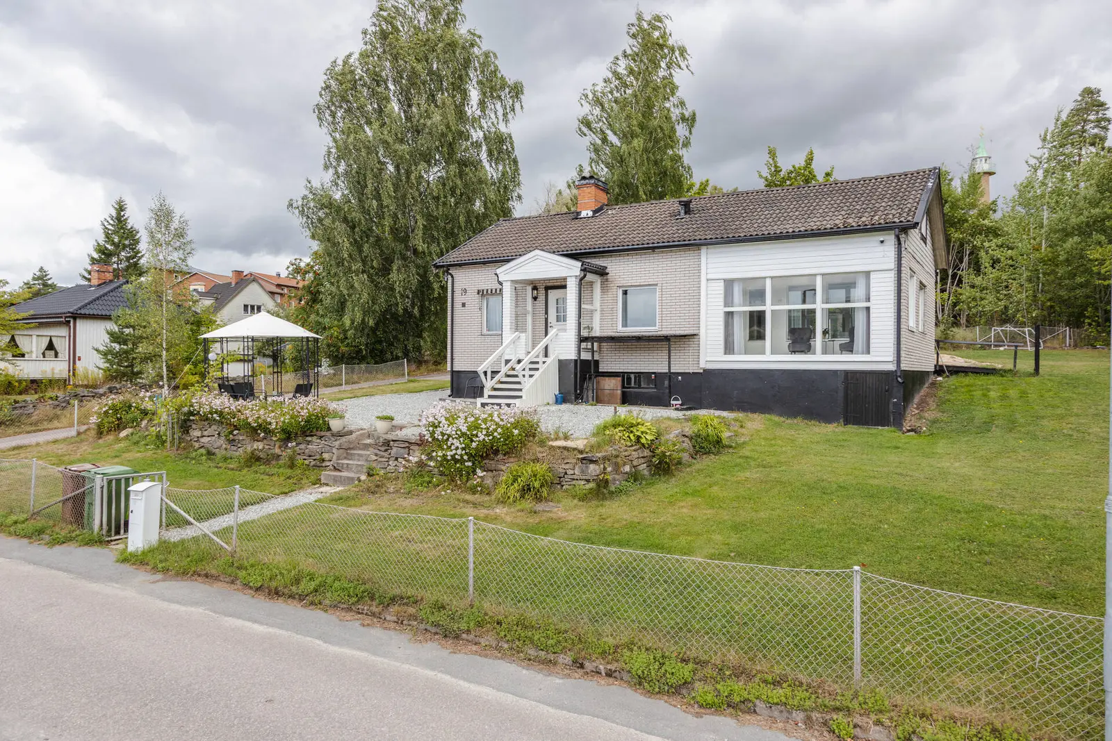 Bild 1 av 20 på Skogslundsvägen 19