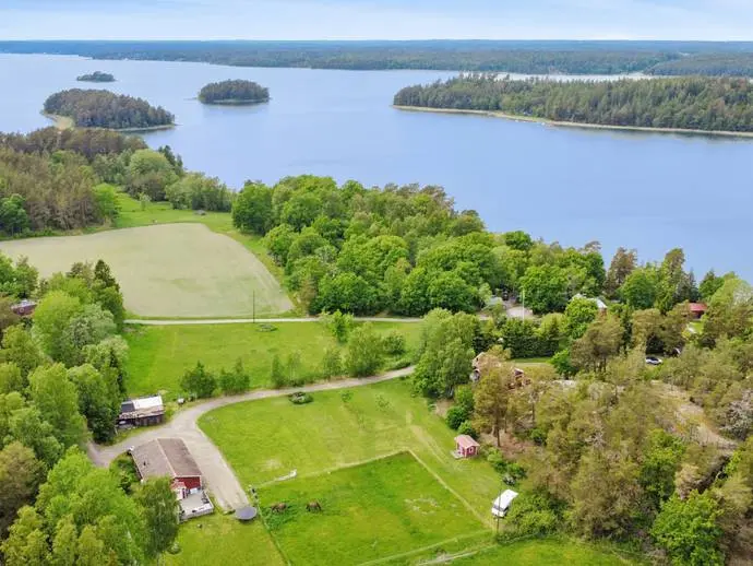 Bild 1 av 20 på Sävnäsvägen 12