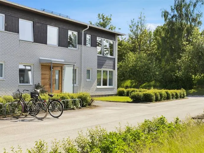 Bild 1 av 20 på Kvinnebyvägen 39