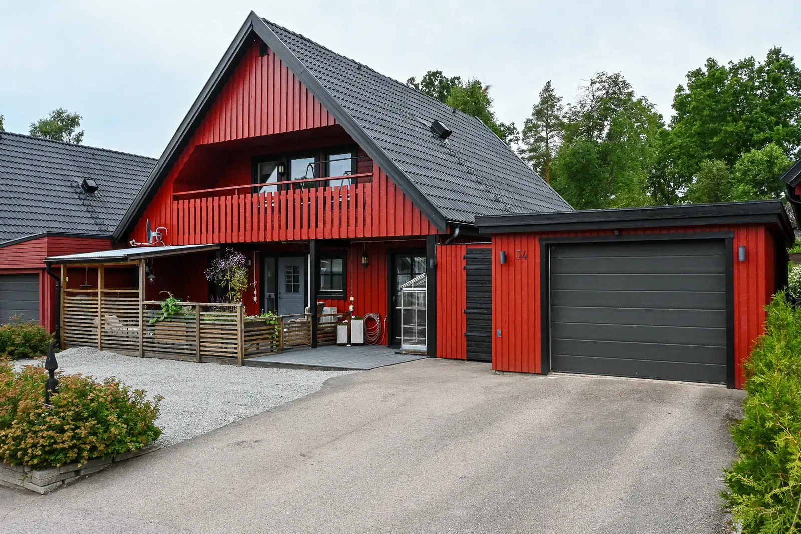 Villa, Vinkelvägen 34, Emmaboda. Bild 1 av 20