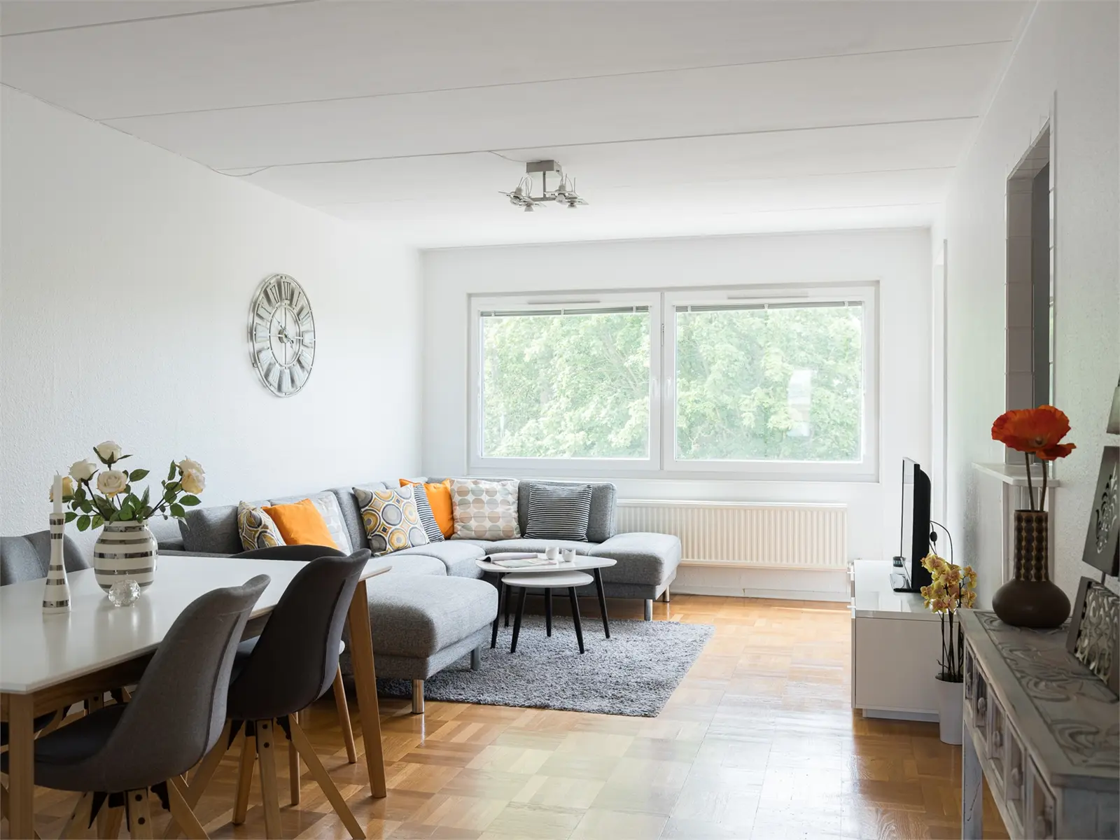 Lägenhet, Serenadgatan 13. Bild 1 av 31