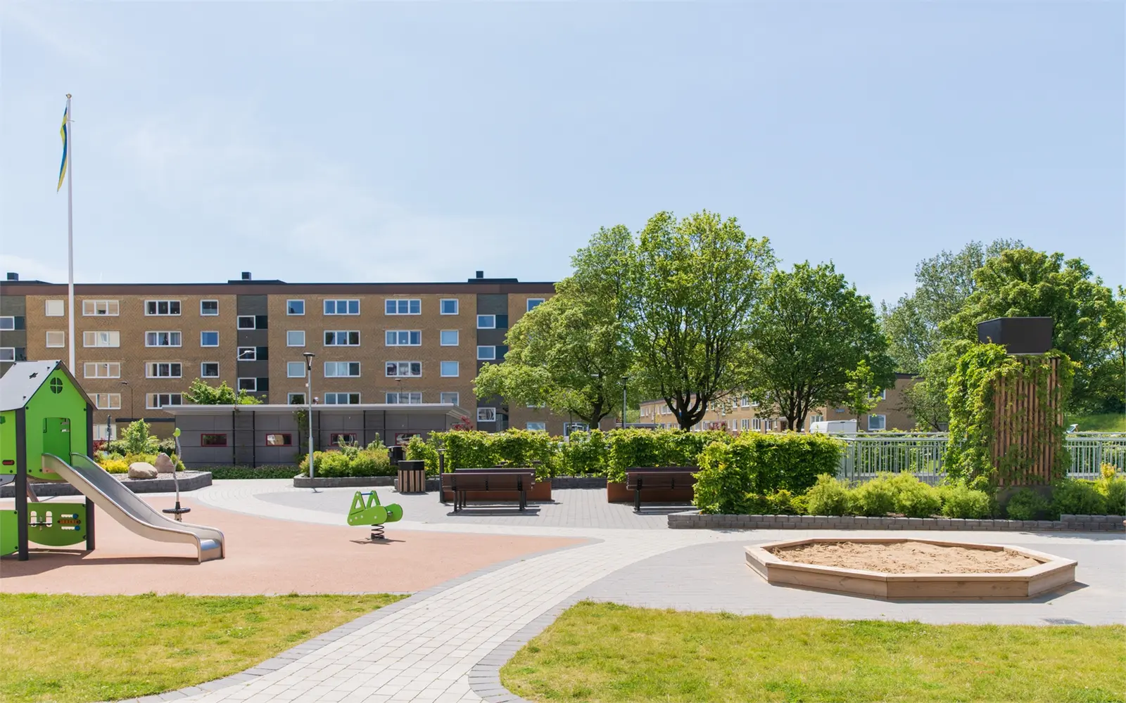 Lägenhet, Södra Gulsparvsgatan 42. Bild 1 av 6