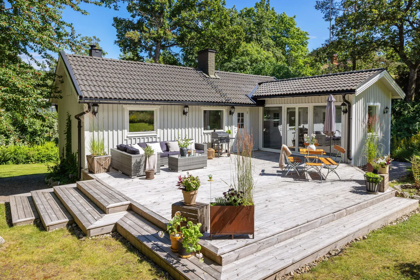 Villa, Breviksvägen 168, Tyresö. Bild 1 av 20