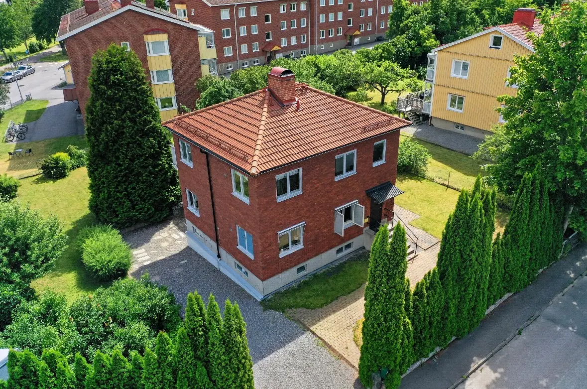 Bild 1 av 40 på Lundvägen 1