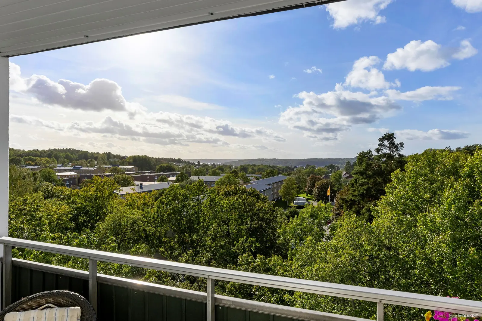Apartment, Vårholmsbackarna 66, Skärholmen. Photo 1 of 23