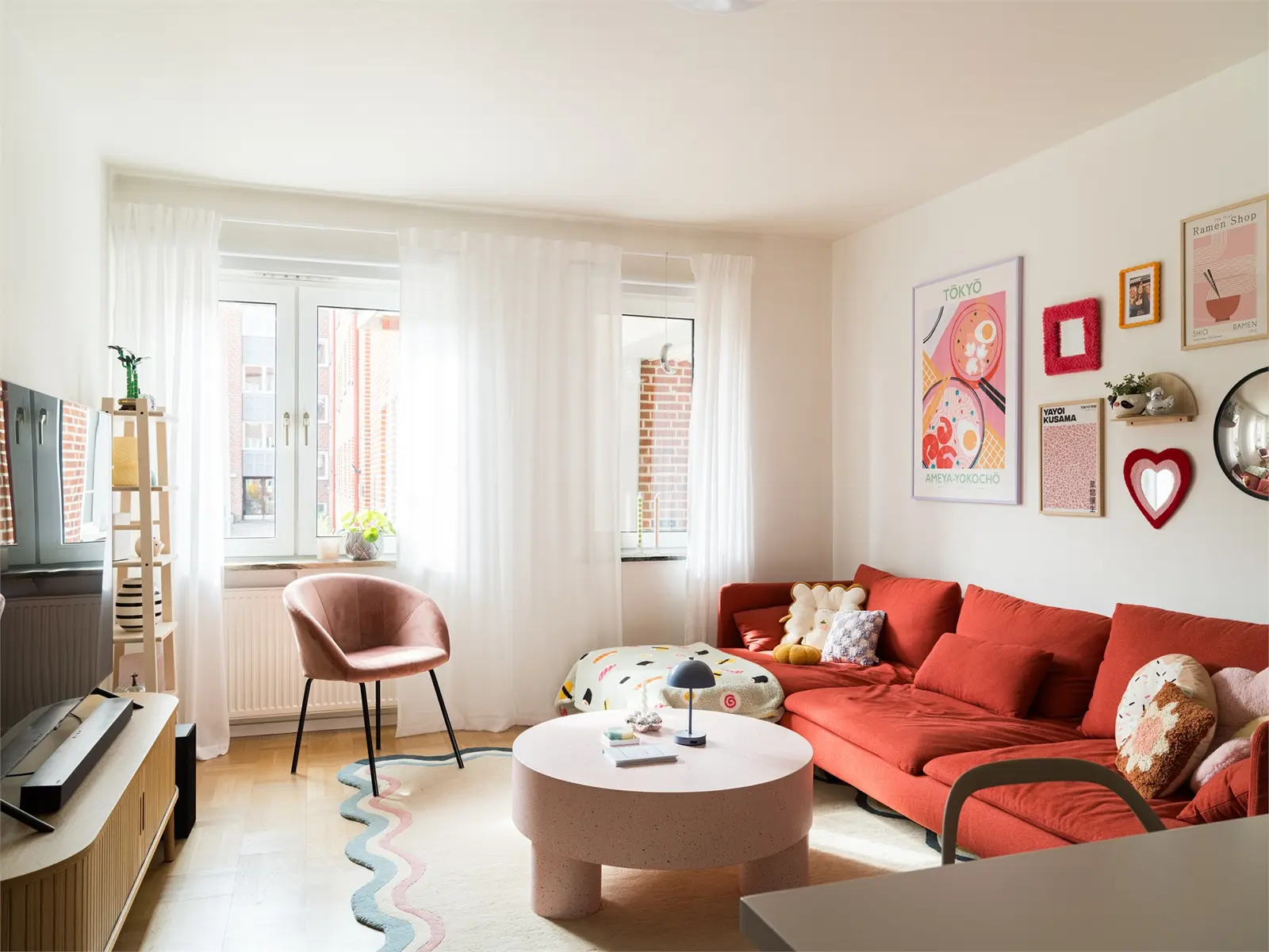 Lägenhet, Östra Farmvägen 36a. Bild 1 av 23